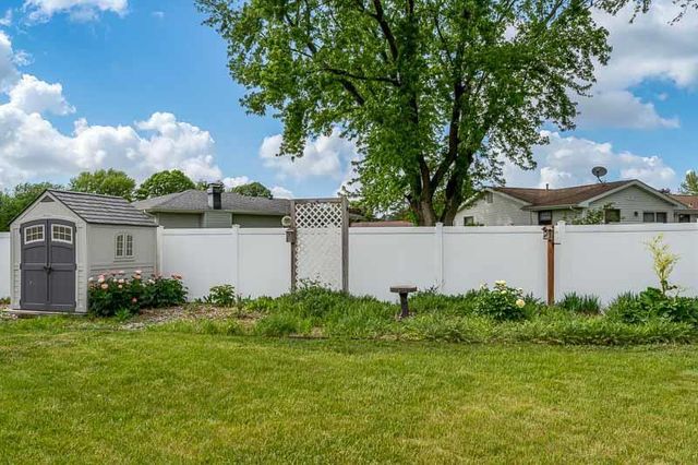 1913 Black Bridge Road, Janesville, WI 53545