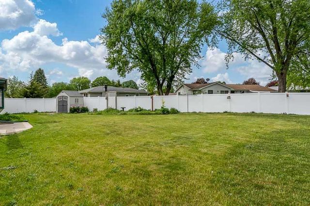 1913 Black Bridge Road, Janesville, WI 53545