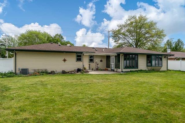 1913 Black Bridge Road, Janesville, WI 53545