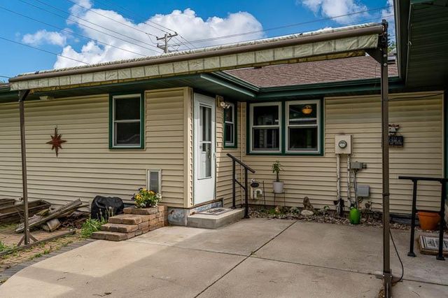 1913 Black Bridge Road, Janesville, WI 53545