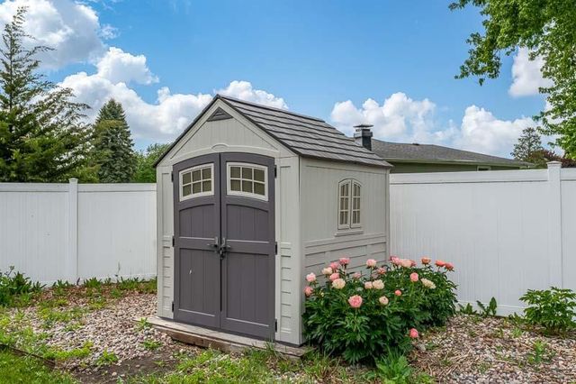 1913 Black Bridge Road, Janesville, WI 53545