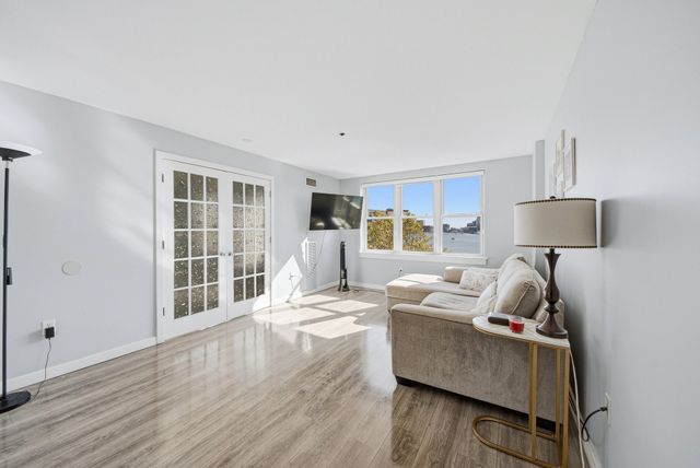 113 Sumner St 42, Boston, MA 02128