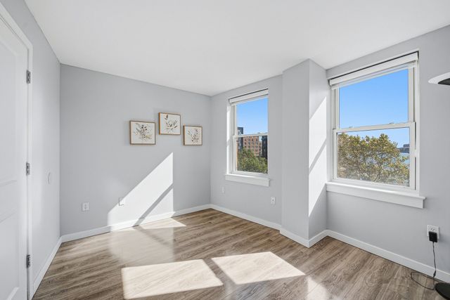 113 Sumner St 42, Boston, MA 02128