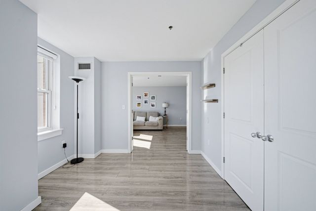 113 Sumner St 42, Boston, MA 02128