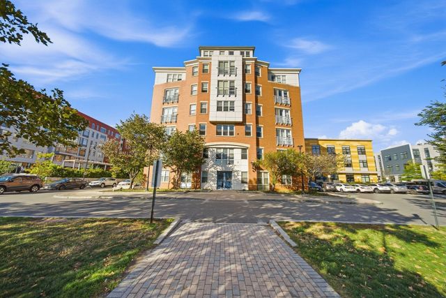 113 Sumner St 42, Boston, MA 02128