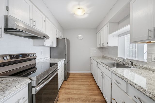 113 Sumner St 42, Boston, MA 02128