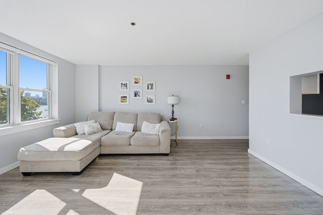 113 Sumner St 42, Boston, MA 02128