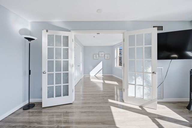 113 Sumner St 42, Boston, MA 02128