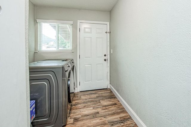 2471 Nebraska, Selma, CA 93662