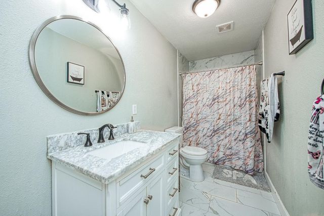 2471 Nebraska, Selma, CA 93662