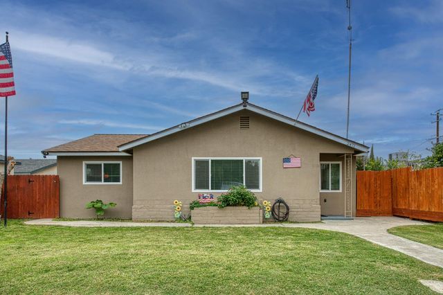 2471 Nebraska, Selma, CA 93662