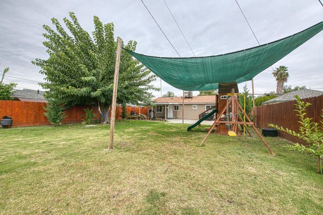 2471 Nebraska, Selma, CA 93662