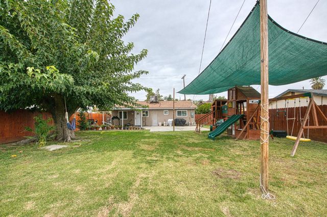 2471 Nebraska, Selma, CA 93662