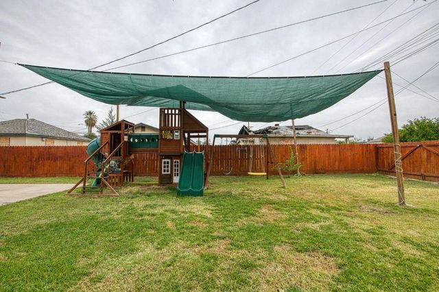 2471 Nebraska, Selma, CA 93662