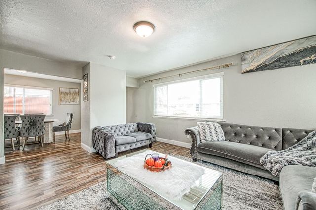 2471 Nebraska, Selma, CA 93662