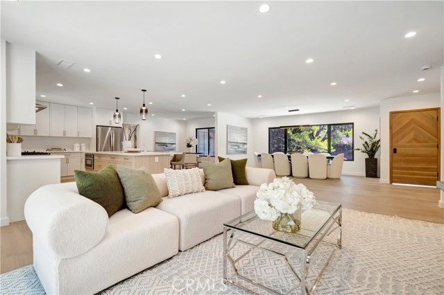 4830 Hasekian Drive, Tarzana (los Angeles), CA 91356