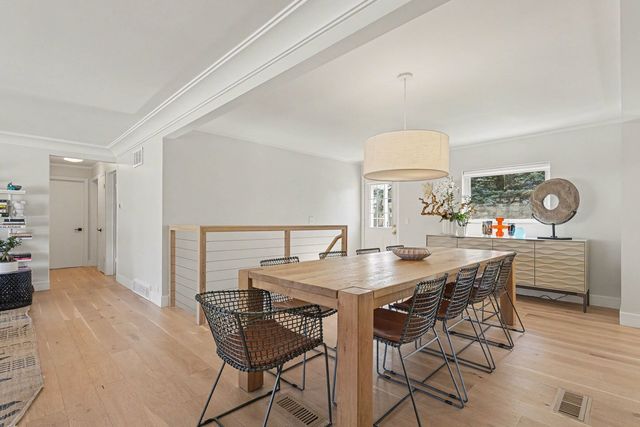 1515 E Oakton Street, Arlington Heights, IL 60004