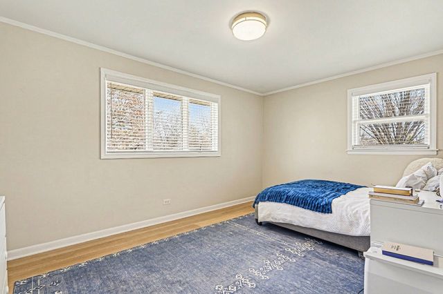 1515 E Oakton Street, Arlington Heights, IL 60004