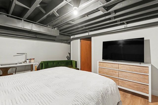 1515 E Oakton Street, Arlington Heights, IL 60004