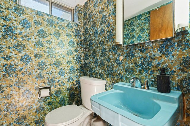 1515 E Oakton Street, Arlington Heights, IL 60004