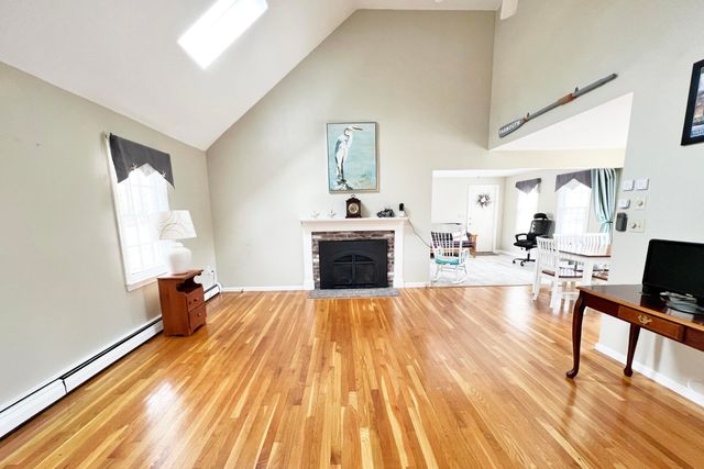 24 Union Street, Yarmouth Port, MA 02675