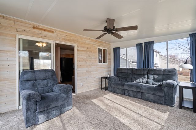 2459 E Porter Avenue, Des Moines, IA 50320