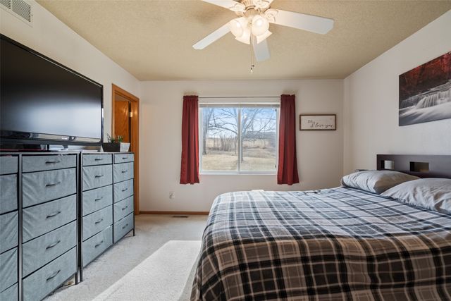 2459 E Porter Avenue, Des Moines, IA 50320