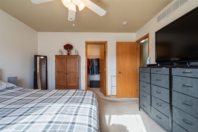 2459 E Porter Avenue, Des Moines, IA 50320