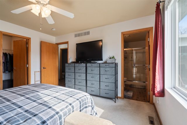 2459 E Porter Avenue, Des Moines, IA 50320