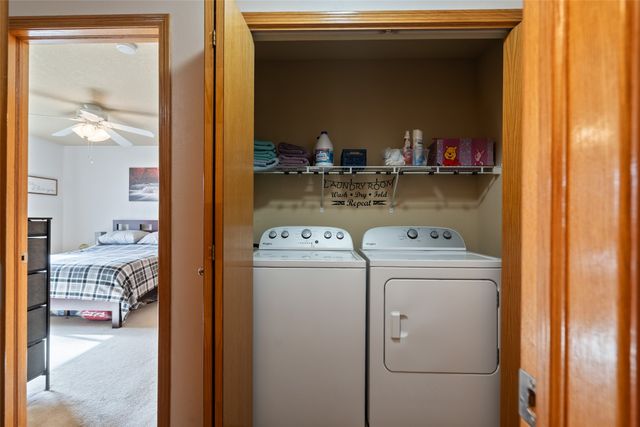 2459 E Porter Avenue, Des Moines, IA 50320