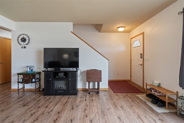 2459 E Porter Avenue, Des Moines, IA 50320