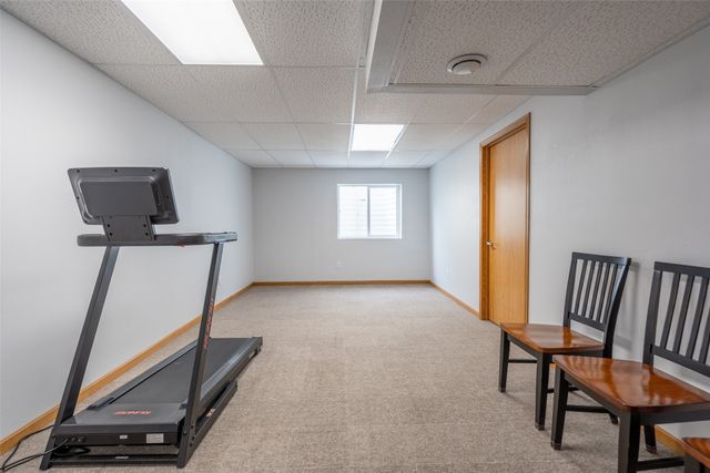 2459 E Porter Avenue, Des Moines, IA 50320