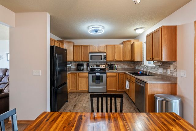 2459 E Porter Avenue, Des Moines, IA 50320