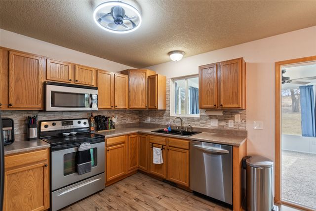 2459 E Porter Avenue, Des Moines, IA 50320