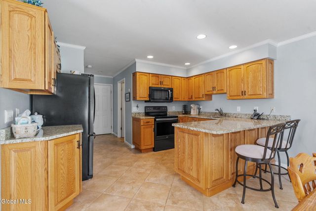 5 Erie Court, Waterford, NY 12188