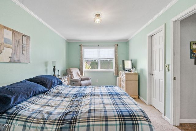 5 Erie Court, Waterford, NY 12188