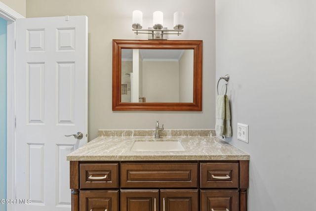 5 Erie Court, Waterford, NY 12188