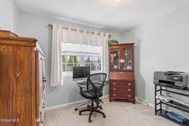 5 Erie Court, Waterford, NY 12188