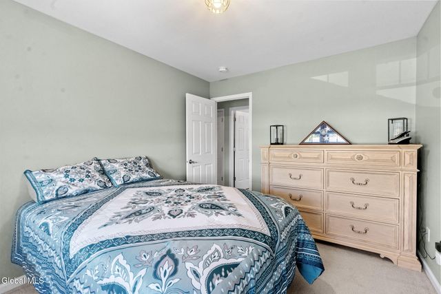 5 Erie Court, Waterford, NY 12188