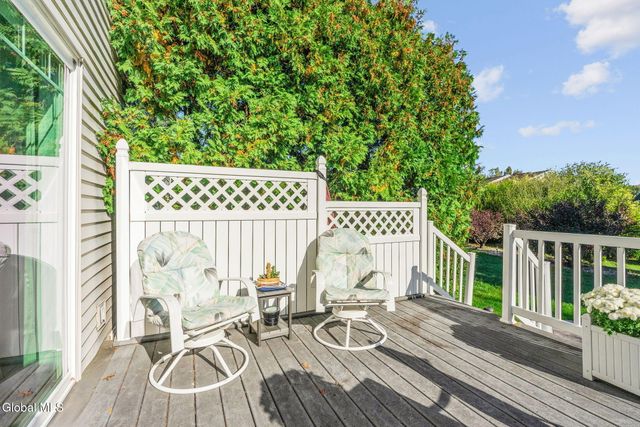 5 Erie Court, Waterford, NY 12188