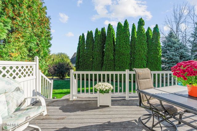 5 Erie Court, Waterford, NY 12188