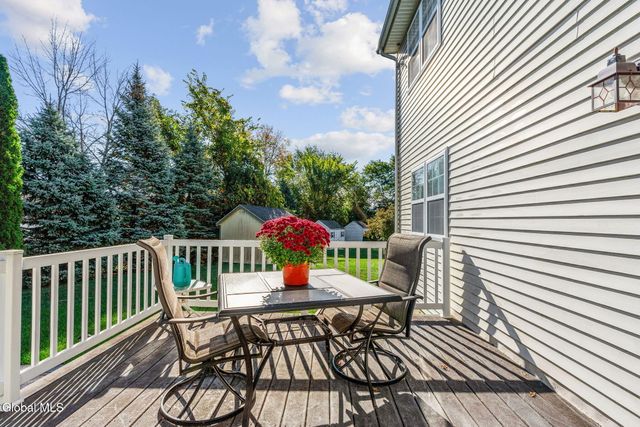 5 Erie Court, Waterford, NY 12188