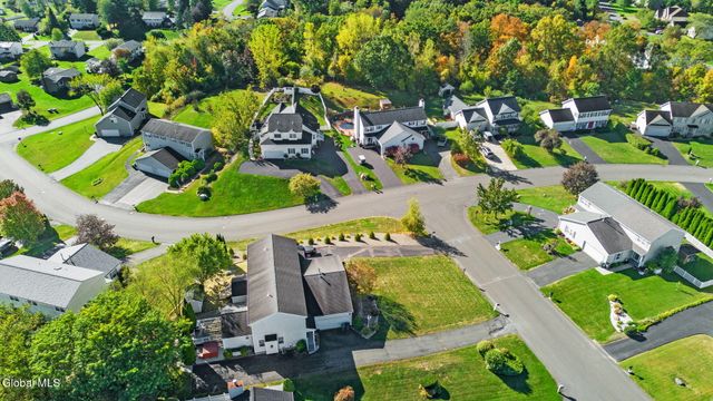 5 Erie Court, Waterford, NY 12188