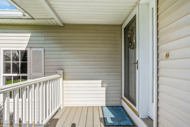 5 Erie Court, Waterford, NY 12188