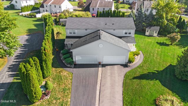 5 Erie Court, Waterford, NY 12188