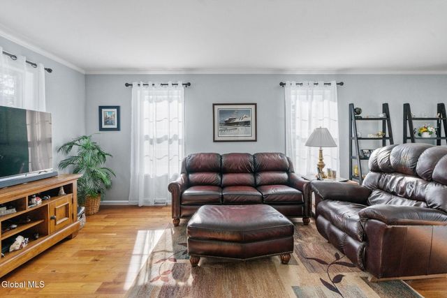 5 Erie Court, Waterford, NY 12188