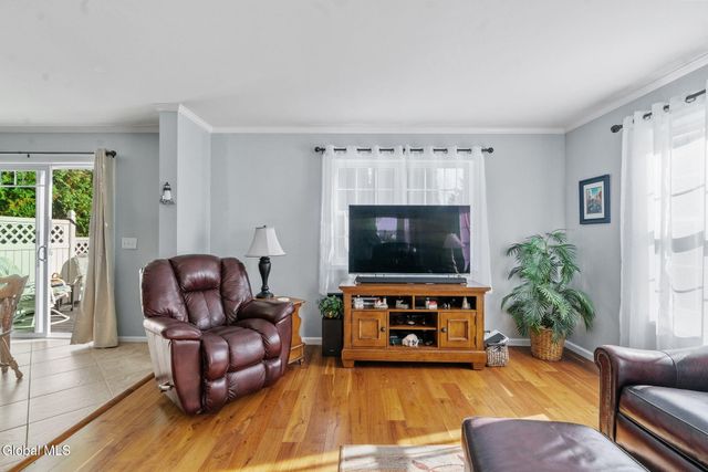 5 Erie Court, Waterford, NY 12188