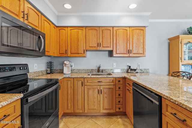 5 Erie Court, Waterford, NY 12188