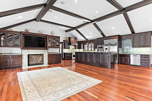 10 Viking Rd, Winchester, MA 01890