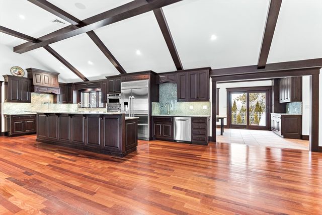 10 Viking Rd, Winchester, MA 01890